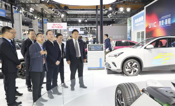 李樂成在2025世界智能網(wǎng)聯(lián)汽車大會(huì)巡展并調(diào)研_北京中汽四方會(huì)展有限公司